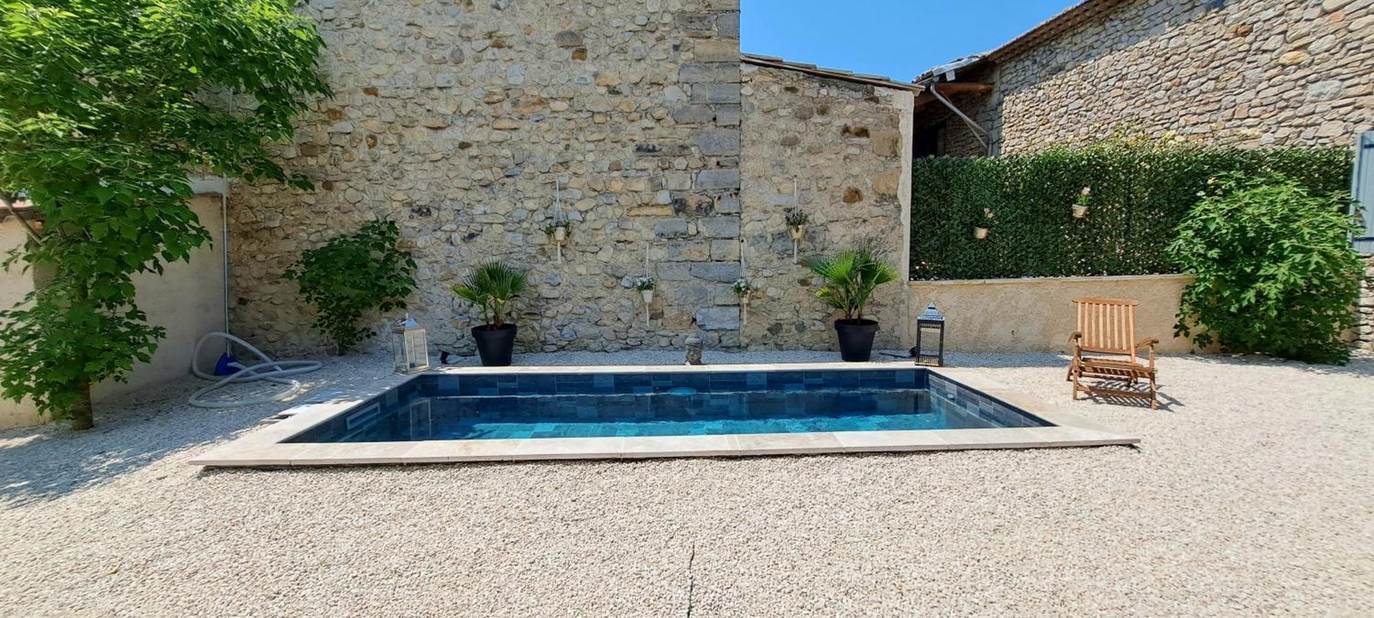 Mazet En Provence Pour 4, Piscine Chauffee Privee, Jardin Clos Prive, Barbecue, Chiens Admis Sainte-Jalle Eksteriør billede